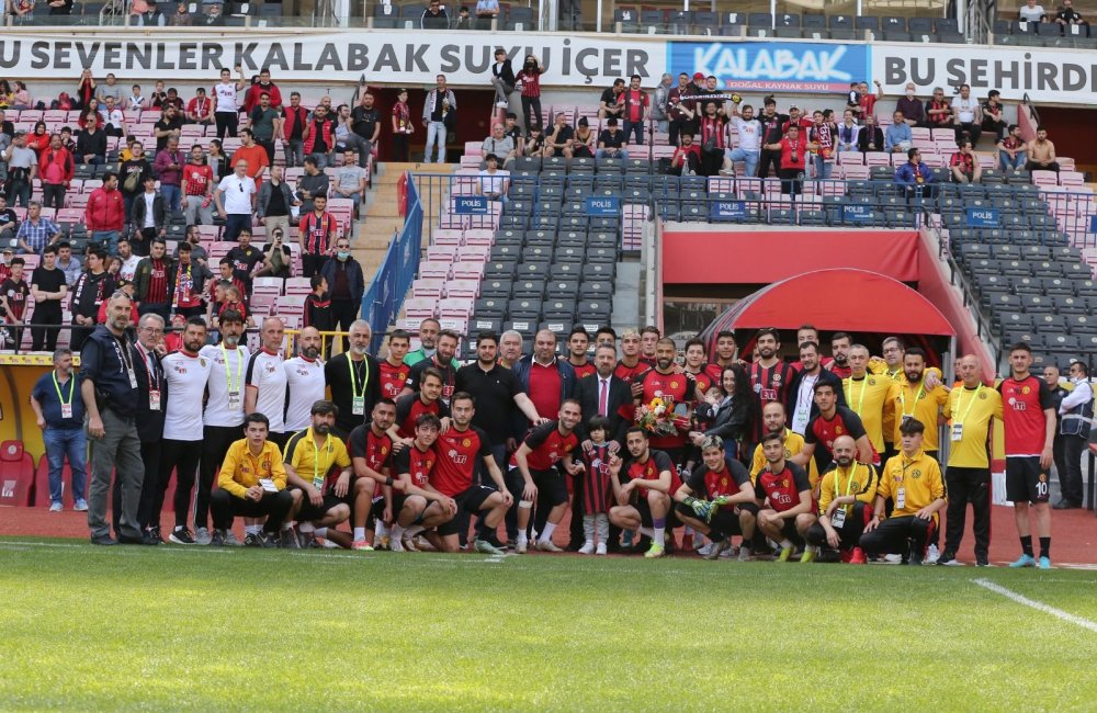Eskişehirspor:2 Nazilli Belediyespor:5