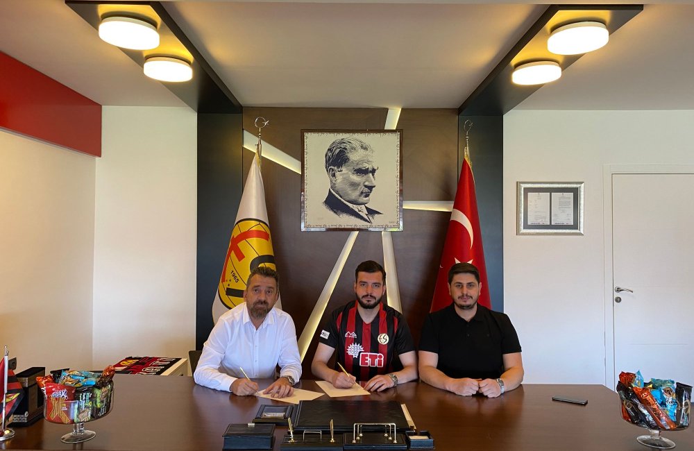 Kaan Gaman Profesyonel Oldu