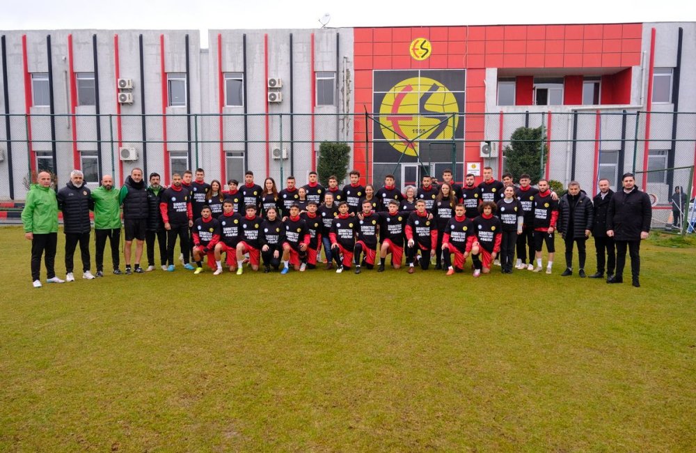 ŞİDDETSİZ BİR DÜNYA İÇİN SÖZ VERİYORUZ