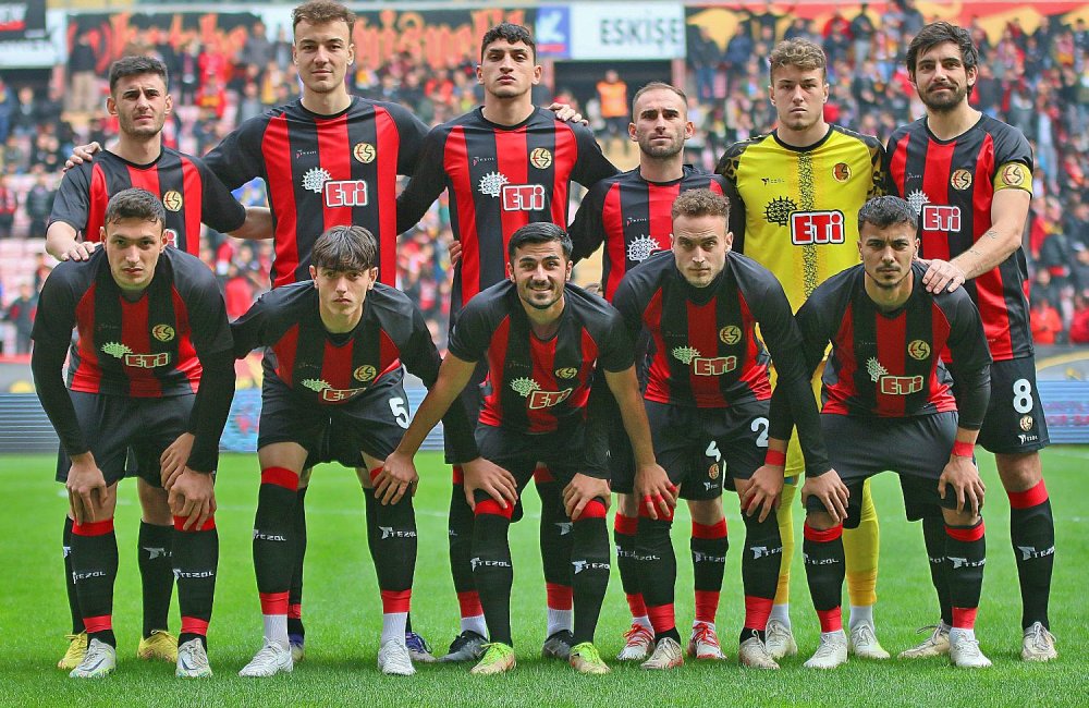Eskişehirspor: 3 - Kütahya Belediyespor: 4