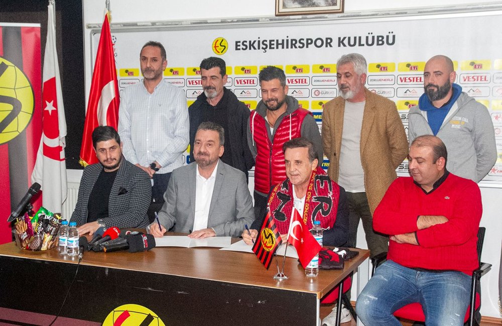 TEKNİK DİREKTÖRÜMÜZ SUAT KAYA