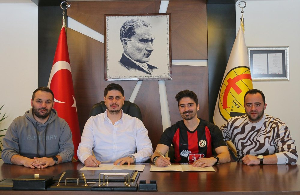 Kulübümüz, Isparta 32 Spor'dan İsmet Kavuştu ile anlaşma sağlamıştır.