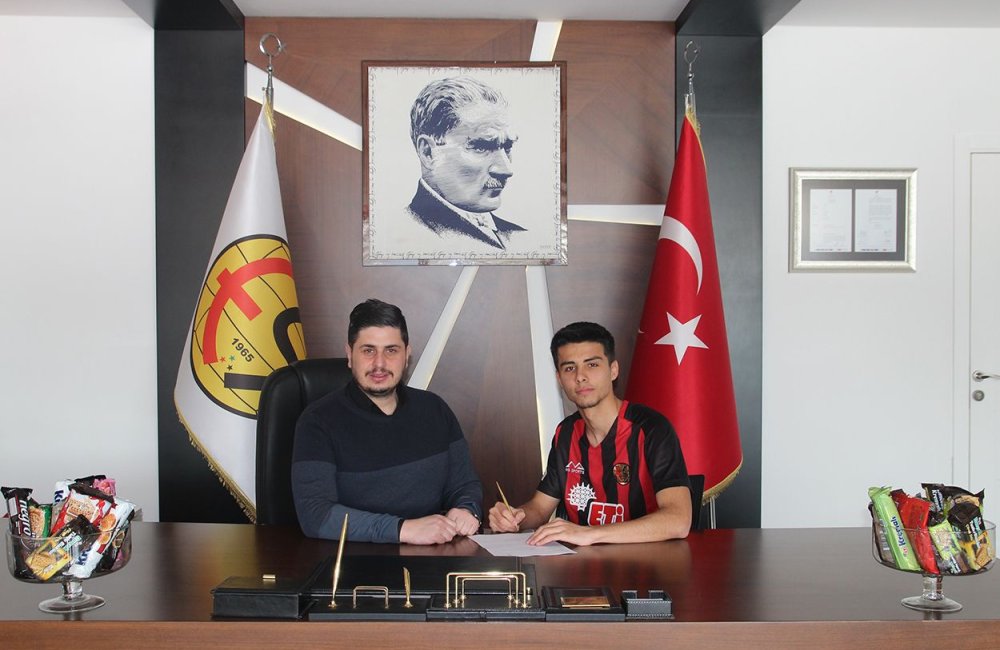 ÖMER FARUK SÖYLER PROFESYONEL OLDU