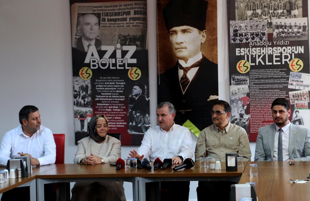 Gençlik ve Spor Bakanı Osman Aşkın Bak'tan Kulübümüze Ziyaret