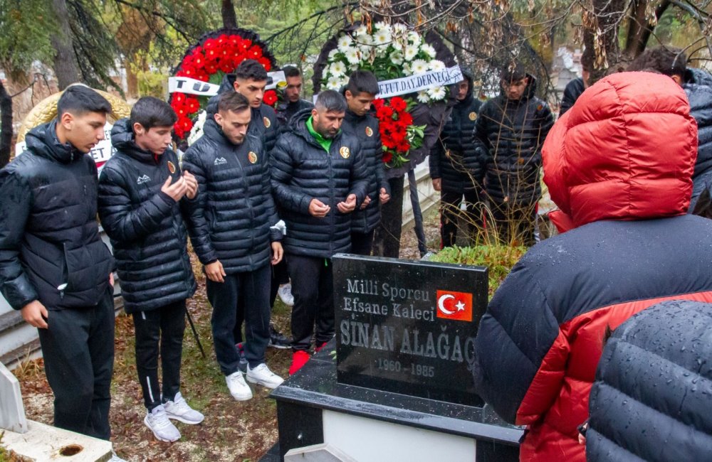 Sinan Alağaç'ı Sevgi ve Rahmetle Anıyoruz
