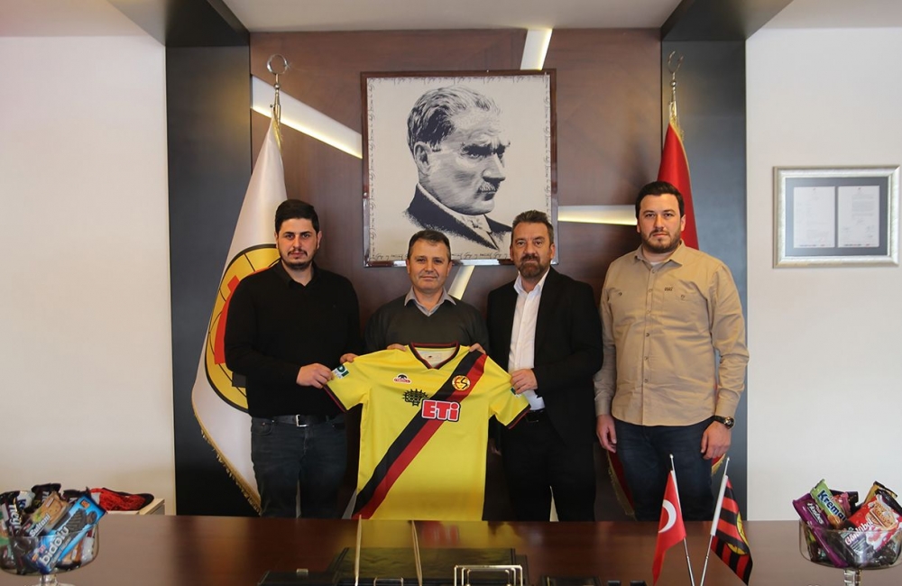 8. Komando Tugay Komutanı Tuğgeneral Gürcan Sezengöz, bugün kulübümüzü ziyaret etti.