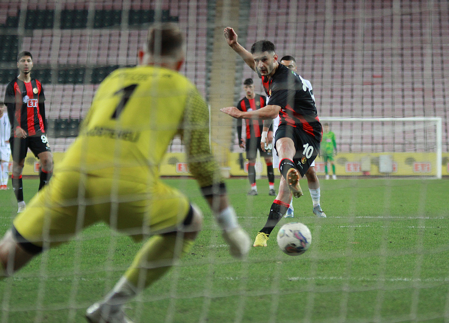 Eskişehirspor: 3 - Hacettepe 1945 SK: 4