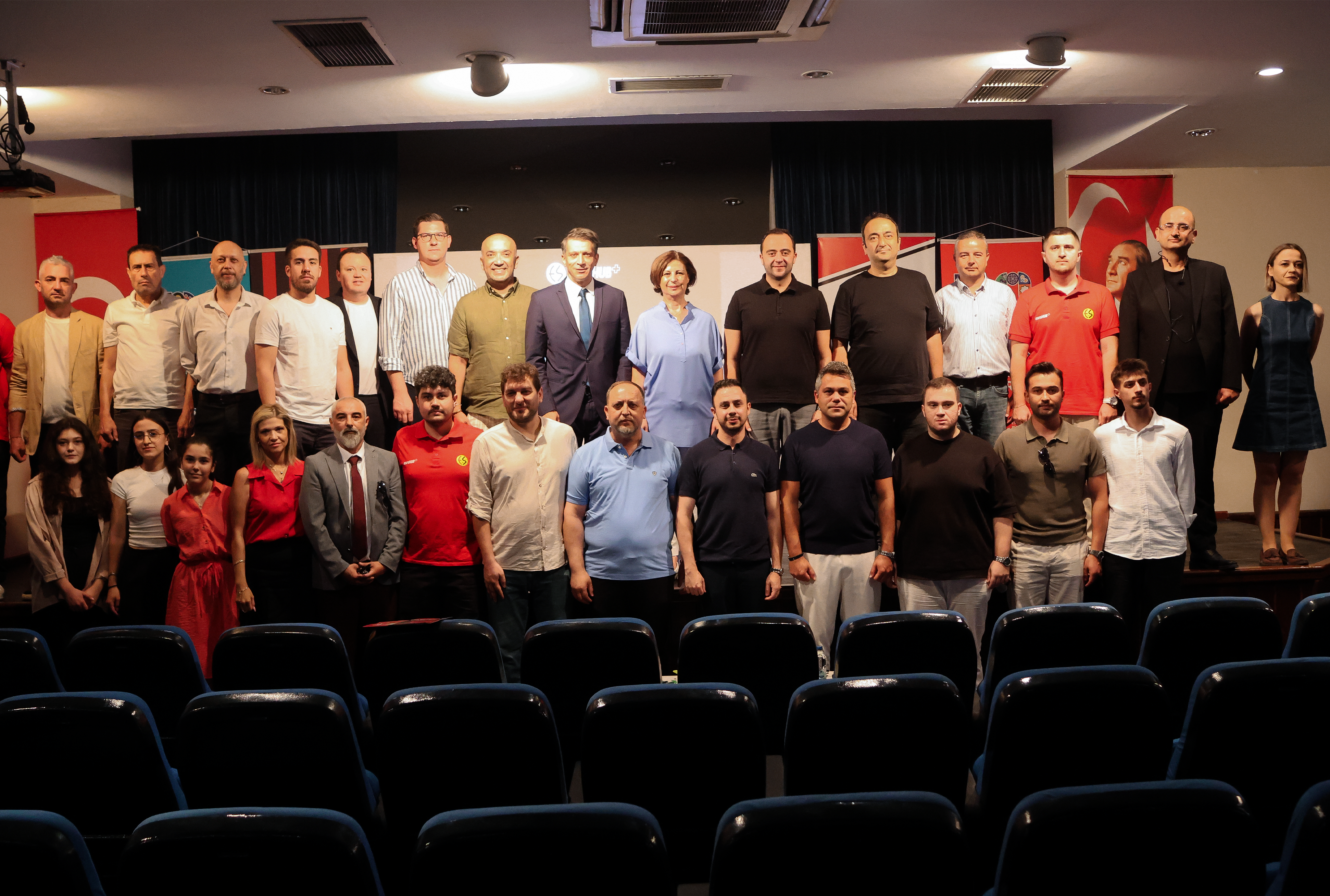 Eskişehirspor Afet Gönüllüleri (ESAG) Afet Farkındalık Atölyesi'nin ikinci oturumunu gerçekleştirdik.