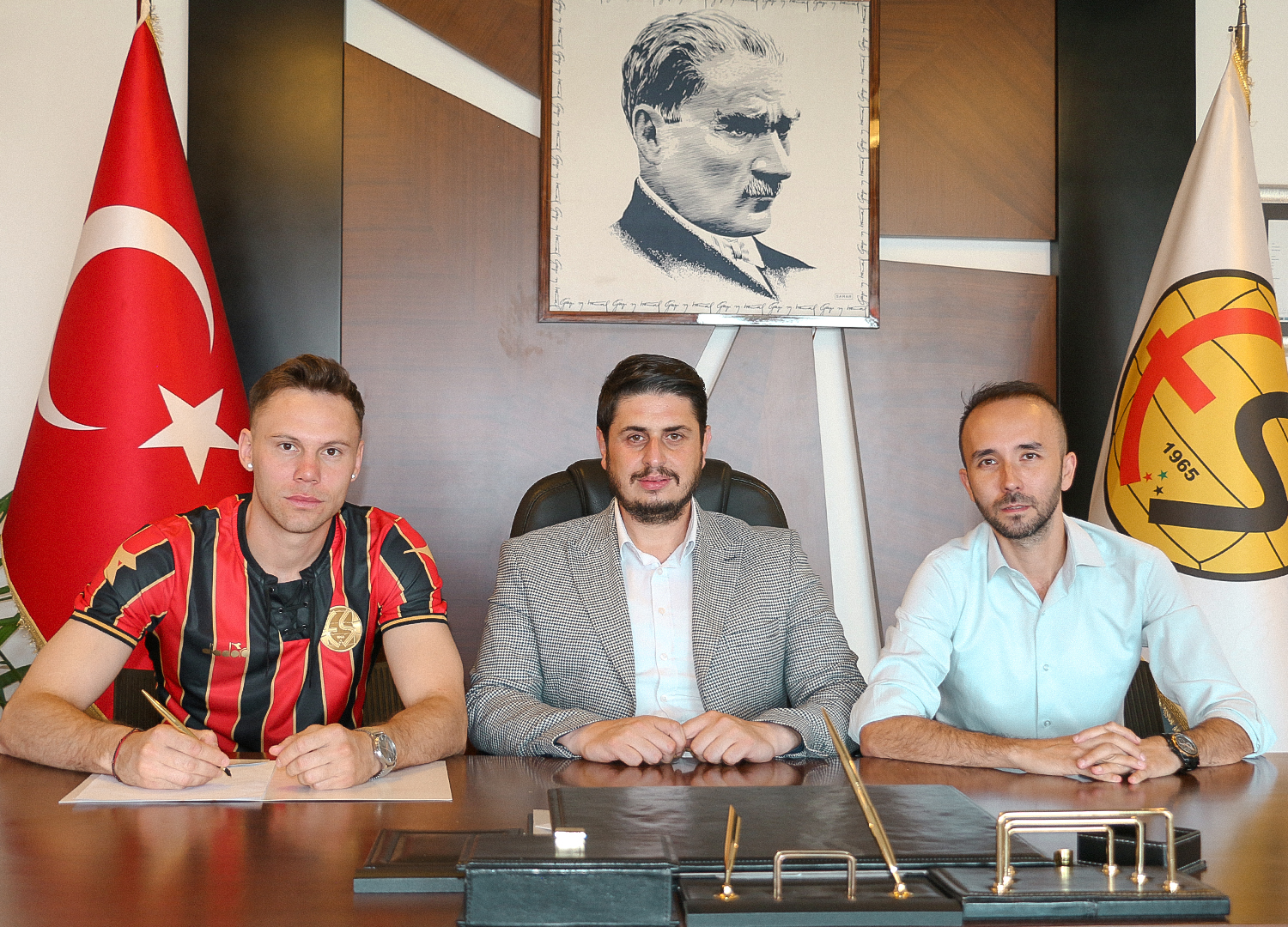 Kulübümüz, Çorlu Spor 1947'den  Erdin Üzer ile anlaşma sağlamıştır.