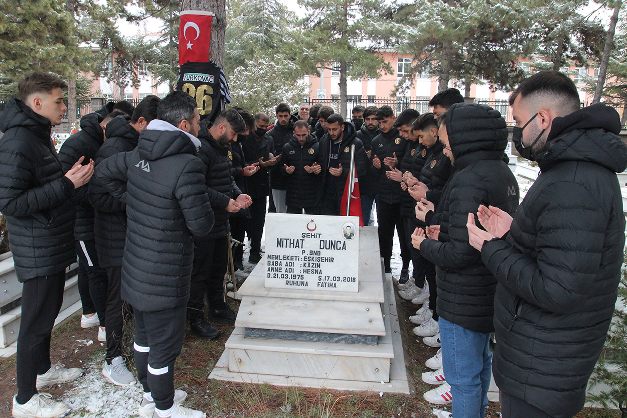 Takımımızdan Şehitlerimize Ziyaret